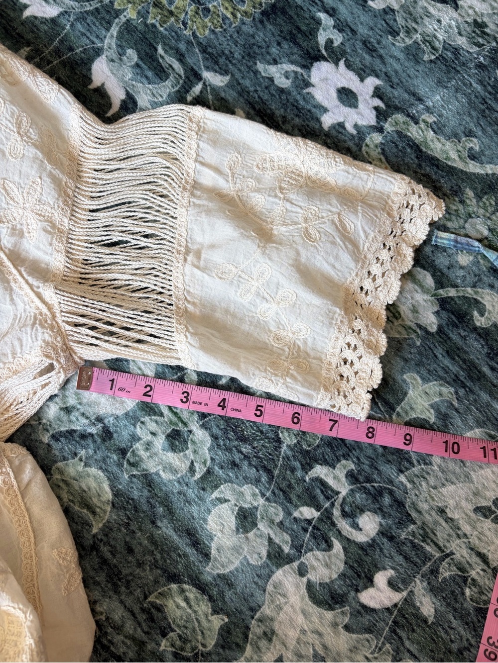 ORIGAMI By Vivian Ivory Cream Crochet Floral Embroidered Kimono Piece Size M/L - Picture 7 of 8